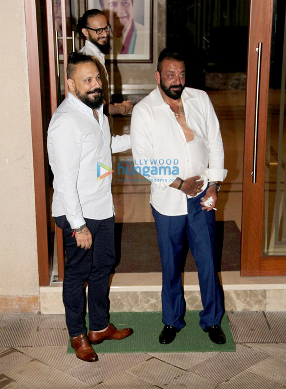 abhishek bachchan snapped at sanjay dutts birthday bash 6