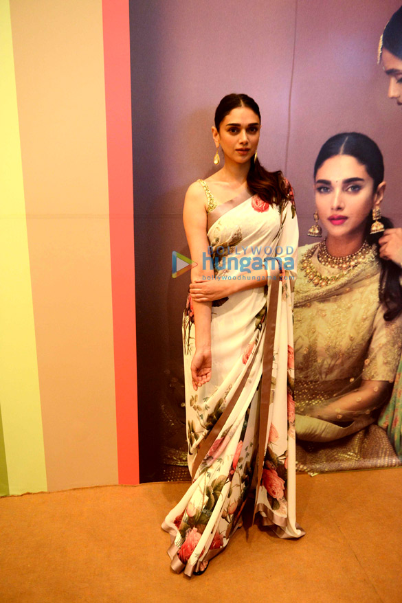 aditi rao hydari grace vogue fashion weekend in delhi 3