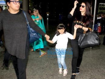 Aishwarya Rai Bachchan and Aaradhya Bachchan snapped at the airport