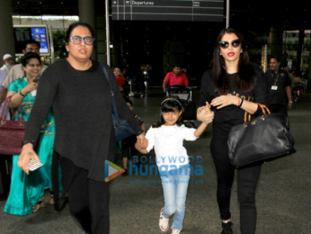 Aishwarya Rai Bachchan and Aaradhya Bachchan snapped at the airport