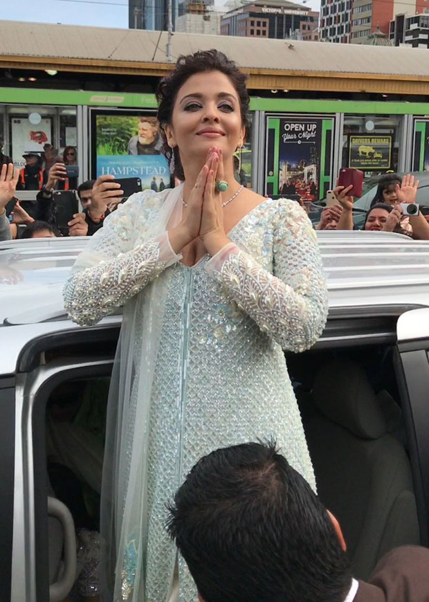 Aishwarya-Rai-Bachchan-becomes-first-2