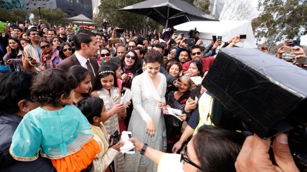 Aishwarya-Rai-Bachchan-becomes-first-5