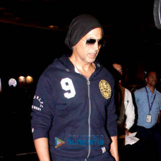 Akshay Kumar, Sushant Singh Rajput and Preity Zinta snapped at the airport