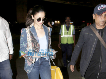 Alia Bhatt snapped at the airport