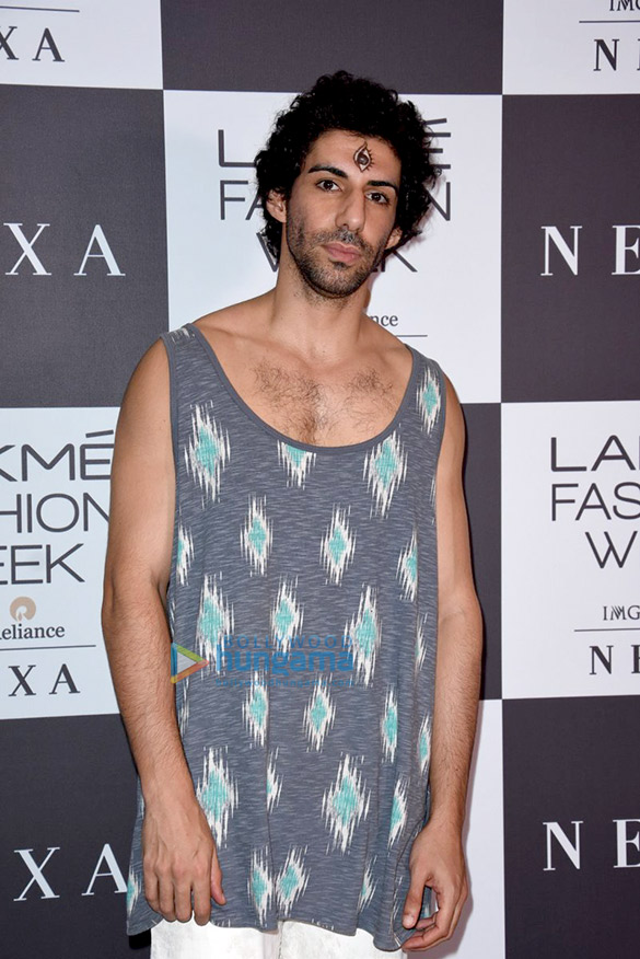 celebrities on day 2 of lakme fashion week 2017 8