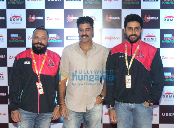 celebs grace pro kabaddi league red carpet 5