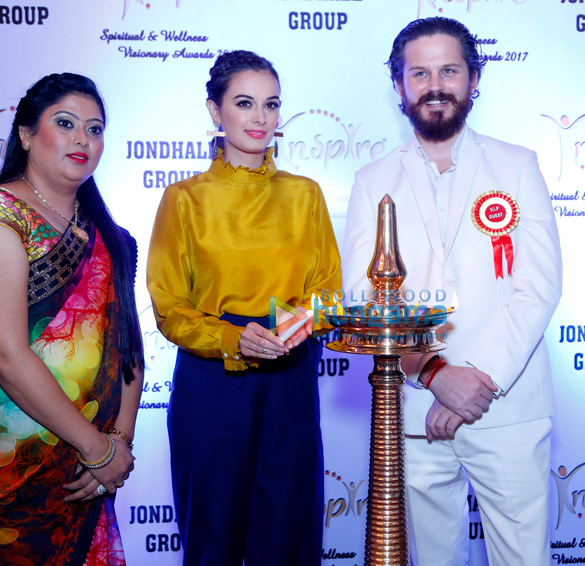 evelyn sharma graces the iinspire spiritual wellness vsionary awards 2017 1