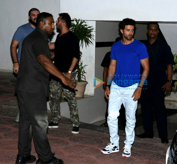 Hrithik Roshan and Ritesh Sidhwani snapped post a meeting at Farhan Akhtar’s house in Bandra Hrithik Roshan and Ritesh Sidhwani snapped post a meeting at Farhan Akhtar’s house in Bandra