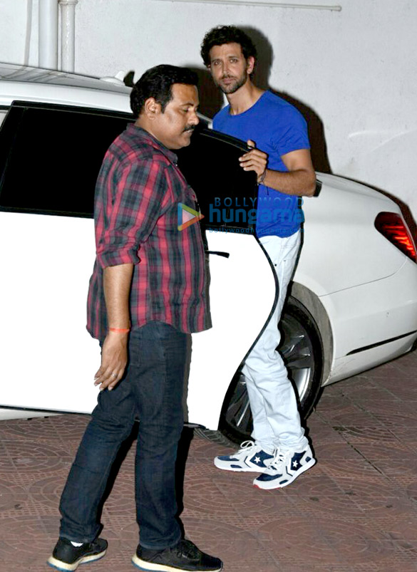 hrithik and ritesh snapped post meeting at farhans house 4