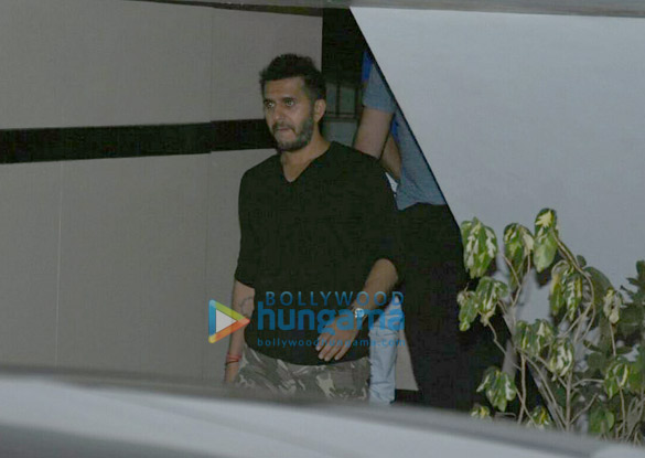 hrithik and ritesh snapped post meeting at farhans house 5