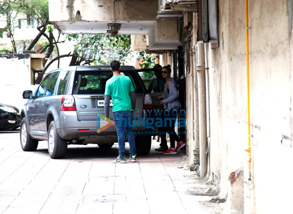 huma qureshi snapped post her yoga session 1