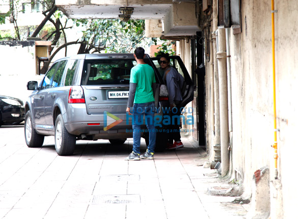 huma qureshi snapped post her yoga session 2