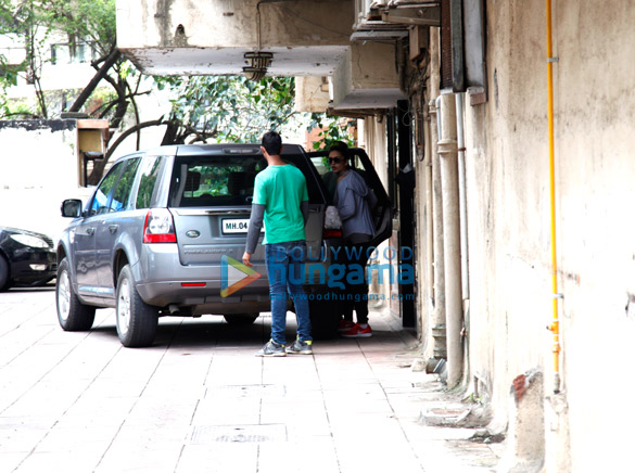 huma qureshi snapped post her yoga session 3