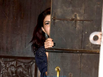 Jacqueline Fernandez snapped post dinner at Pali Bhavan