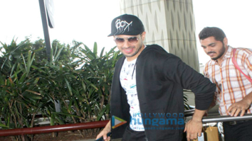 Jacqueline Fernandez, Sidharth Malhotra, Ileana D'Cruz and Kanika Kapoor snapped at the airport