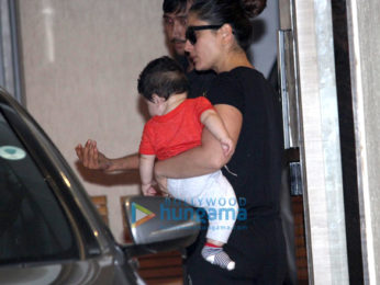 Kareena Kapoor Khan snapped with Taimur at Babita Kapoor's house