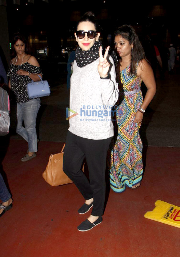 karisma kangana and manyata snapped at the mumbai airport 4