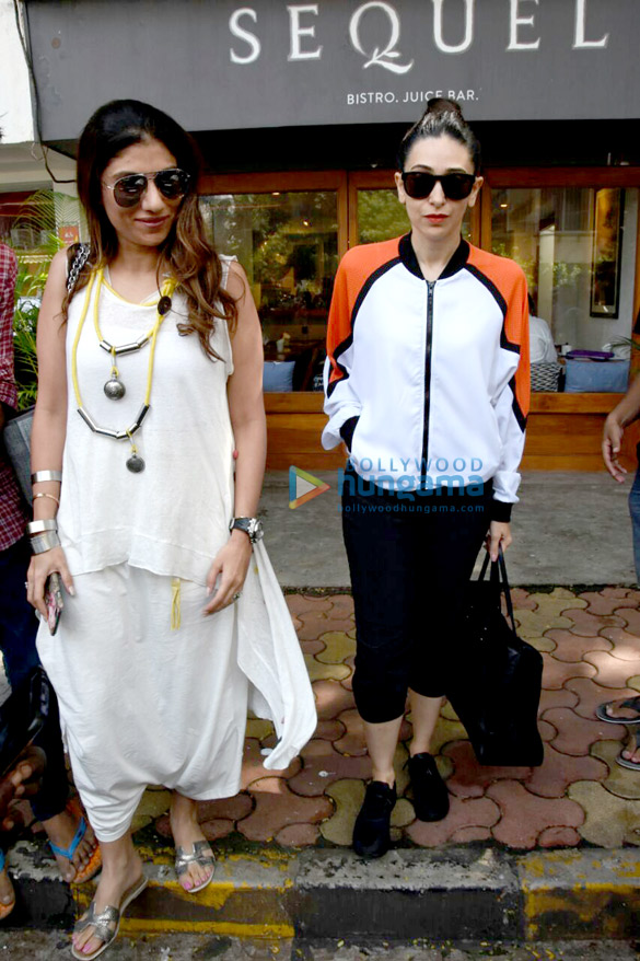 karisma kapoor snapped with friends at sequel 3