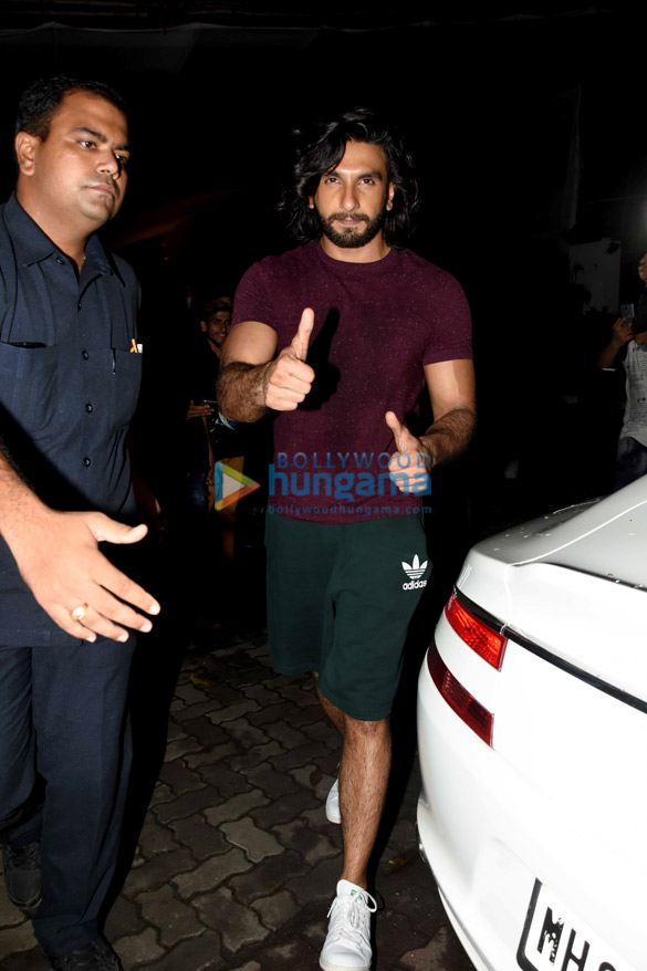 ranveer singh snapped at the gym in bandra 5