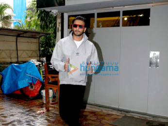 Ranveer Singh snapped post a salon session in Bandra