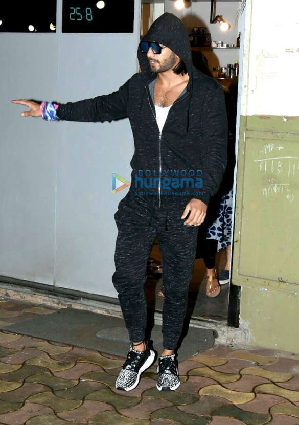 ranveer singh snapped post salon session in bandra 4