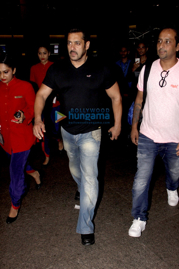 Salman Khan, Alvira Khan Agnihotri and Arpita Khan arrive back in Mumbai