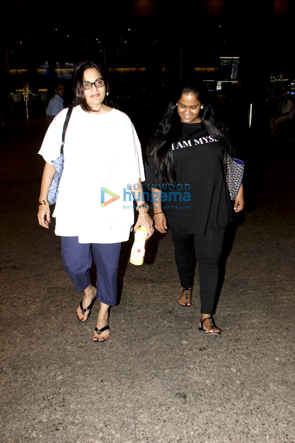 salman alvira arpita arrive back in mumbai 2