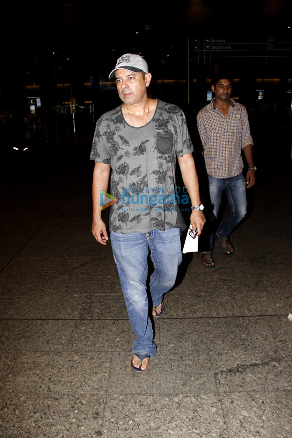 salman alvira arpita arrive back in mumbai 4