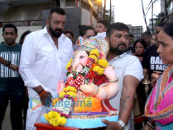 Sanjay Dutt's Ganesha visarjan at Juhu Beach