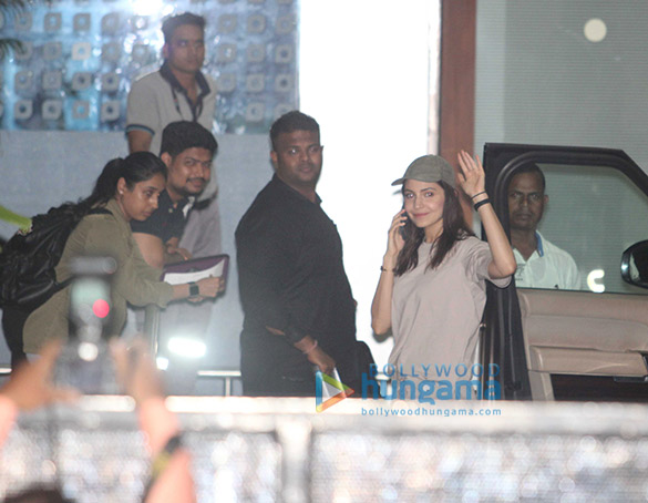 shah rukh khan anushka sharma imtiaz ali depart for delhi to promote jab harry met sejal 2