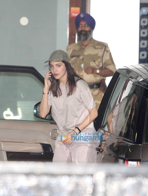 shah rukh khan anushka sharma imtiaz ali depart for delhi to promote jab harry met sejal 5