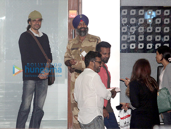 shah rukh khan anushka sharma imtiaz ali depart for delhi to promote jab harry met sejal 6