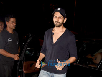 Shah Rukh Khan, Sushant Singh Rajput, Kriti Sanon and others grace Rohini Iyer's birthday bash