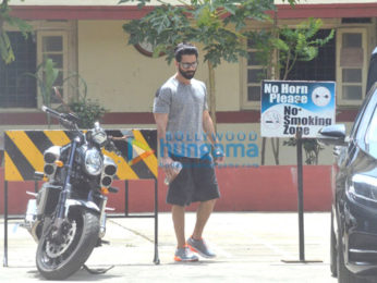 Shahid Kapoor, Sohail Khan, Malaika Arora, Rhea Chakraborty snapped after gym session