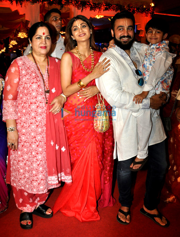 shilpa shetty and family snapped at isckon janmashtami celebration 4