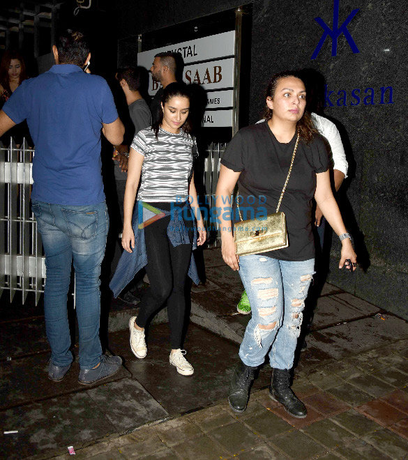 shraddha kapoor snapped with her friend post dinner at hakkasan 3
