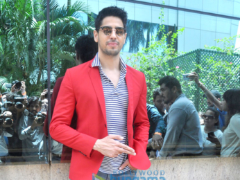 Sidharth Malhotra & Jacqueline Fernandez launch 'Bandook Meri Laila' song from A Gentleman