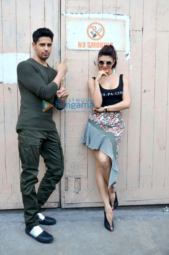 sidharth malhotra and jacqueline fernandez snapped at a gentleman promotions 03