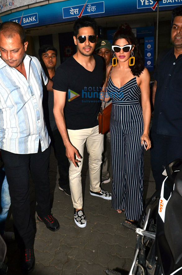 sidharth malhotra and jacqueline fernandez snapped at the kitchen garden today 2