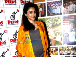 Soha Ali Khan graces a fundraiser exhibition at Out of The Blue, Bandra