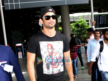 Sushant Singh Rajput and Kriti Sanon snapped at the airport