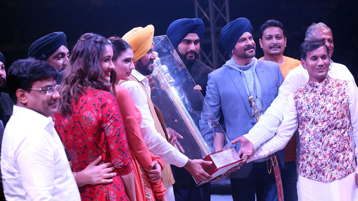 The Team Of Mubarakan Celebrating Sadhbhawna Diwas | Arjun Kapoor | Anil Kapoor | Ileana D’Cruz The Team Of Mubarakan Celebrating Sadhbhawna Diwas | Arjun Kapoor | Anil Kapoor | Ileana D’Cruz