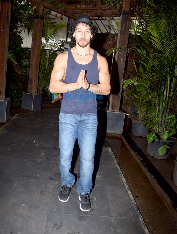 tiger shroff snapped at sajid nadiadwalas office in versova 5