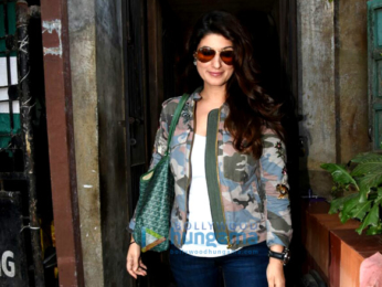 Twinkle Khanna and Bhavna Pandey snapped at Pali Bhavan