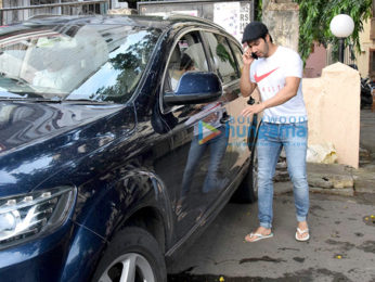 Varun Dhawan snapped post meeting at Shoojit Sircar's office in Juhu
