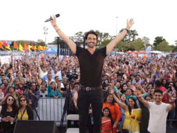 WOW Arjun Rampal promotes Daddy in a Ganpati pandal in New York