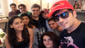 Zayed Khan clicks selfie with co-stars of his TV show debut