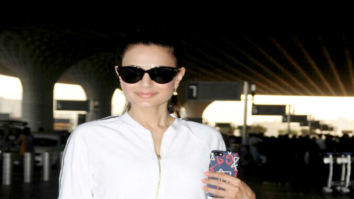 Kriti Sanon, Ameesha Patel and Manish Paul snapped at the airport