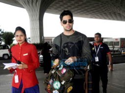 Sidharth Malhotra, Kriti Sanon , Rishi Kapoor and others snapped at the airport