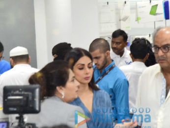 Sridevi and Boney Kapoor snapped at the iAzure store in Mumbai